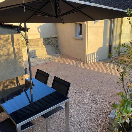 Petite Maison En Pierre Au Calme Avec Exterieur Montbellet Eksteriør billede