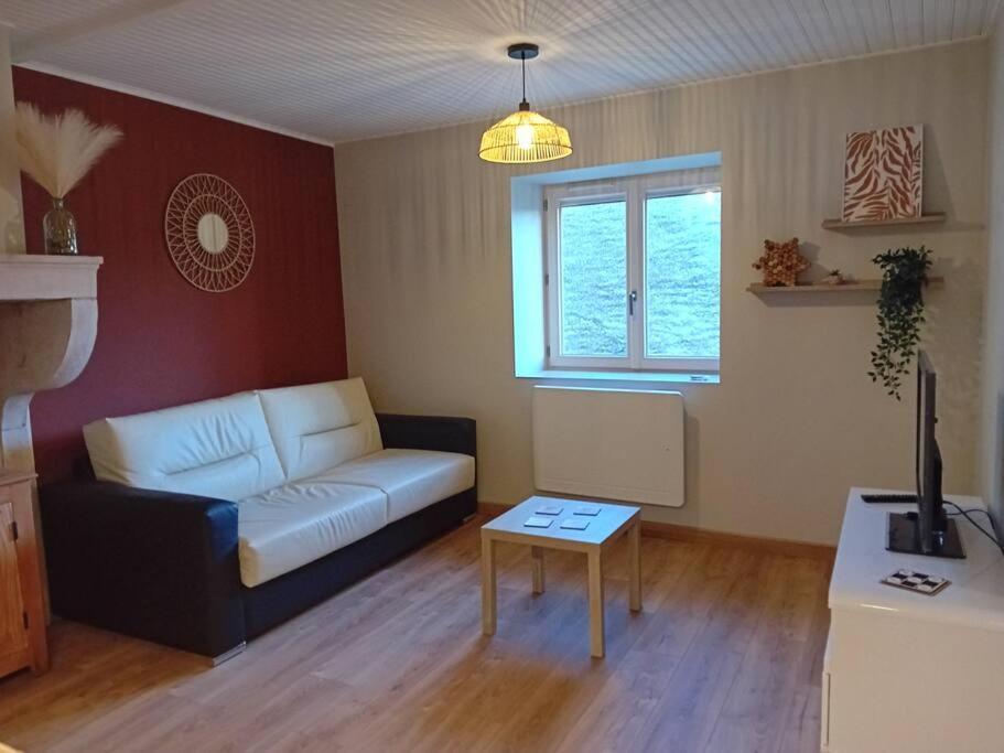Petite Maison En Pierre Au Calme Avec Exterieur Montbellet Eksteriør billede
