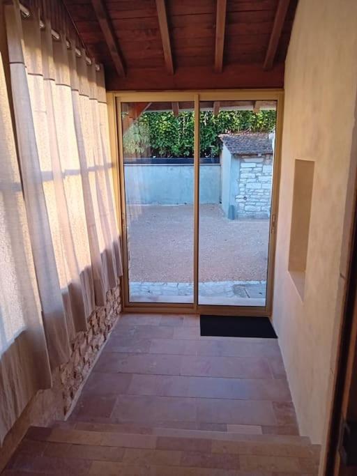 Petite Maison En Pierre Au Calme Avec Exterieur Montbellet Eksteriør billede