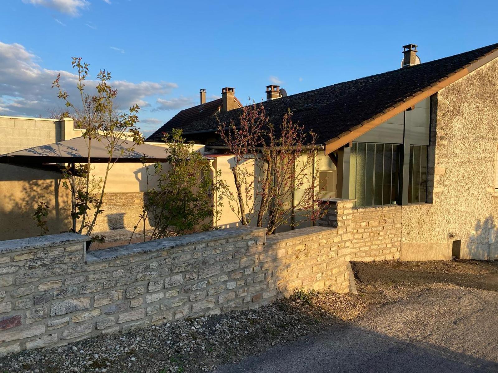 Petite Maison En Pierre Au Calme Avec Exterieur Montbellet Eksteriør billede